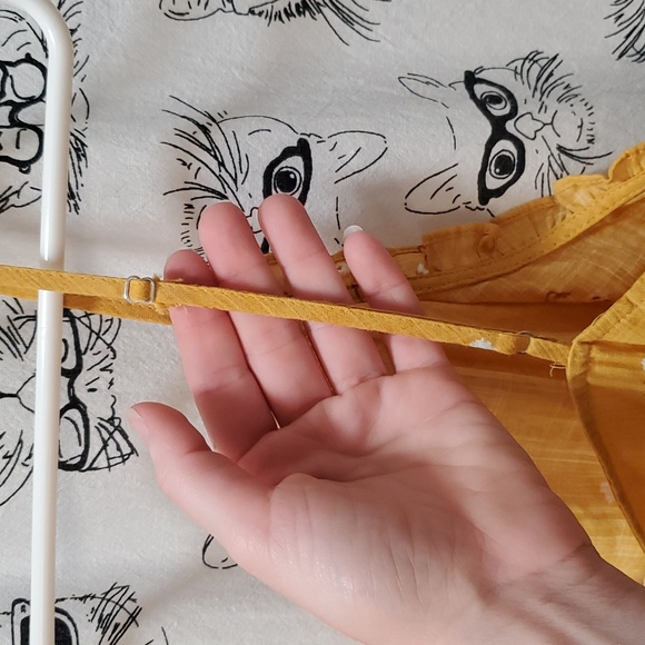 Golden Floral Top - Picture 6 of 7